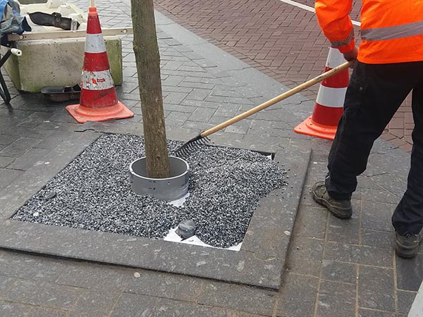 CityKrans boomspiegelsysteem Stap 3 - Pas een meegroeiring toe en de juiste laagdikte